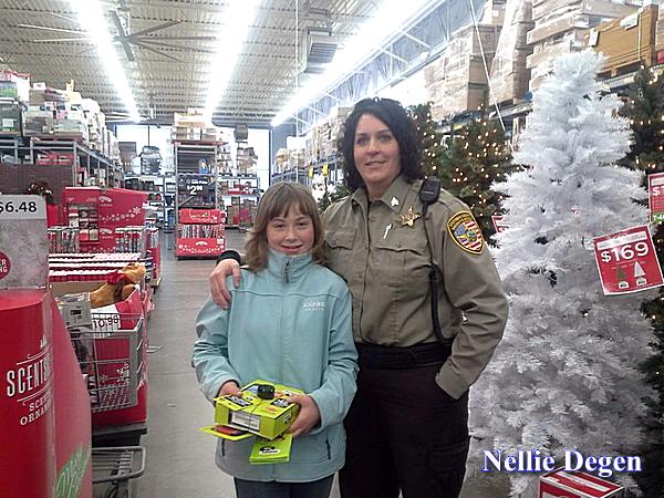 Annual Jamestown Cops & Kids program Dec 13, 2015  - photos by Nellie Degen for CSiNewsNow